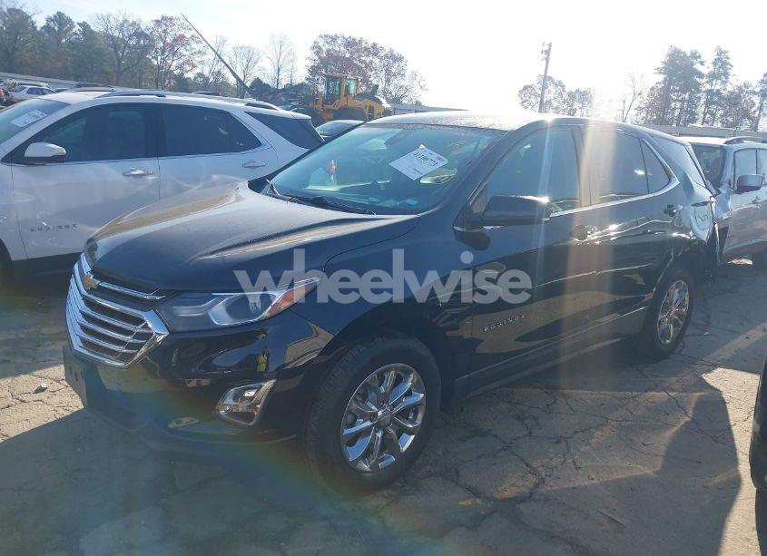 Photo 2 of 2021 Chevrolet Equinox AWD LT (VIN 2GNAXUEVXM6121795)