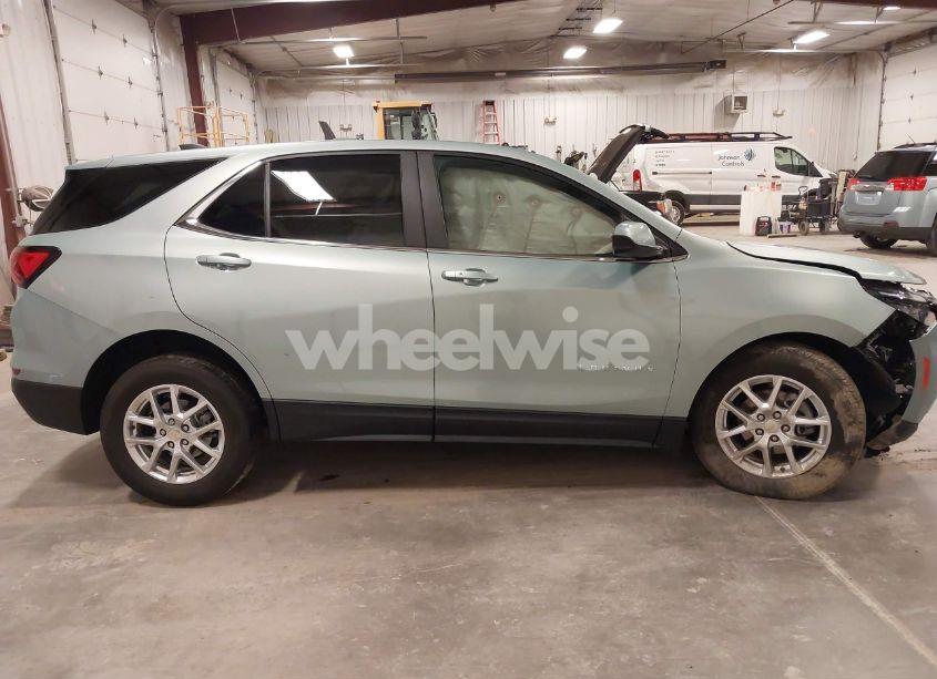 Photo 14 of 2022 Chevrolet Equinox AWD LT (VIN 2GNAXUEVXN6141000)