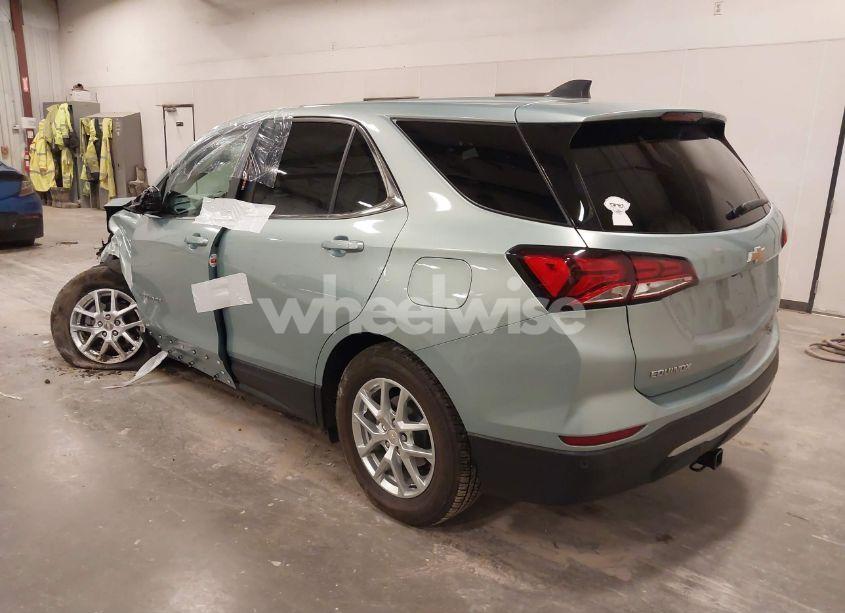 Photo 3 of 2022 Chevrolet Equinox AWD LT (VIN 2GNAXUEVXN6141000)