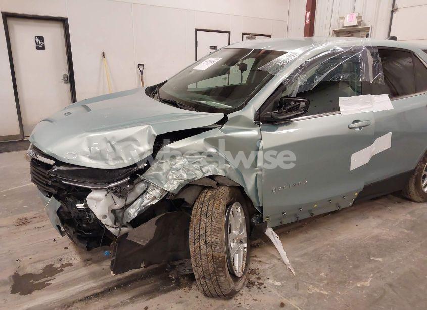 Photo 6 of 2022 Chevrolet Equinox AWD LT (VIN 2GNAXUEVXN6141000)