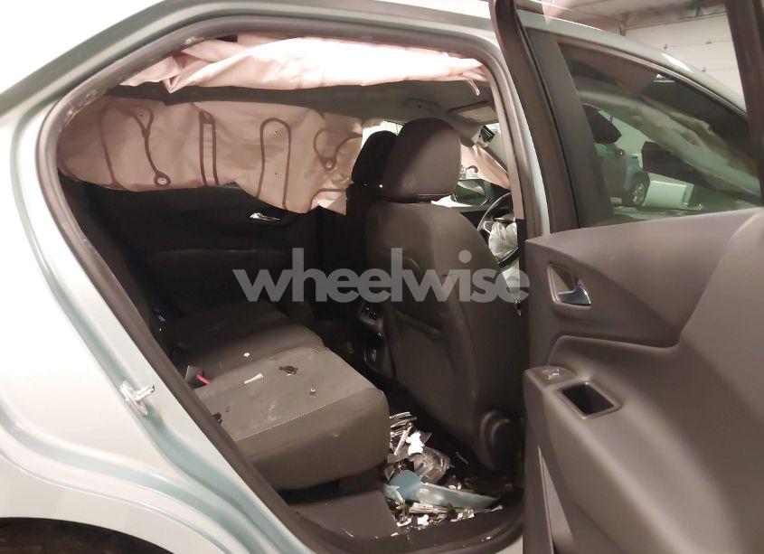 Photo 8 of 2022 Chevrolet Equinox AWD LT (VIN 2GNAXUEVXN6141000)