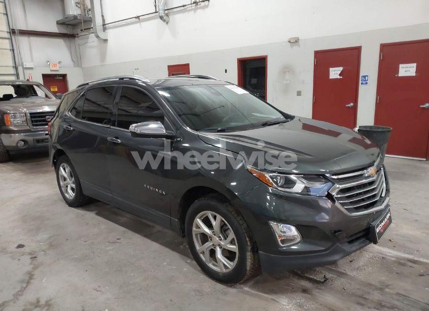 2018 Chevrolet Equinox PREMIER (VIN 2GNAXVEV1J6119919) main photo