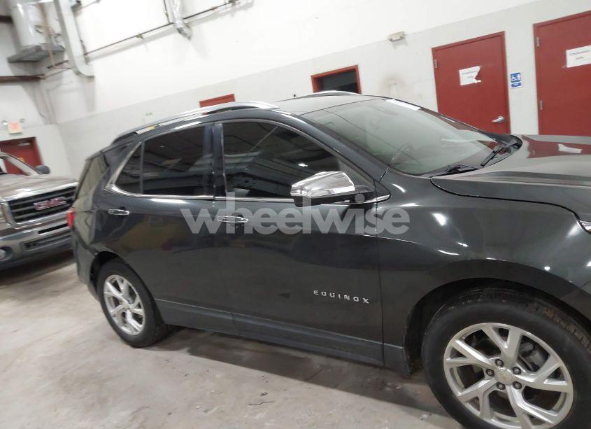 Photo 13 of 2018 Chevrolet Equinox PREMIER (VIN 2GNAXVEV1J6119919)