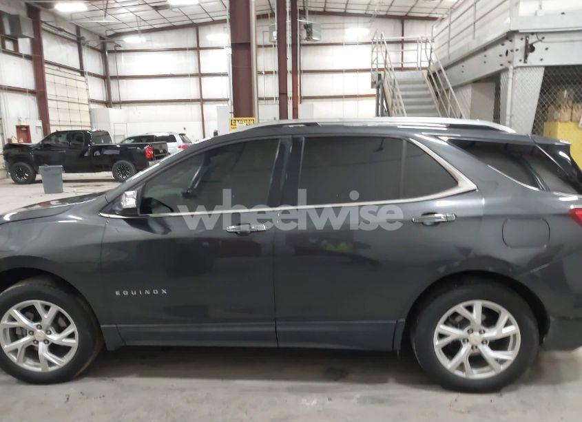 Photo 14 of 2018 Chevrolet Equinox PREMIER (VIN 2GNAXVEV1J6119919)