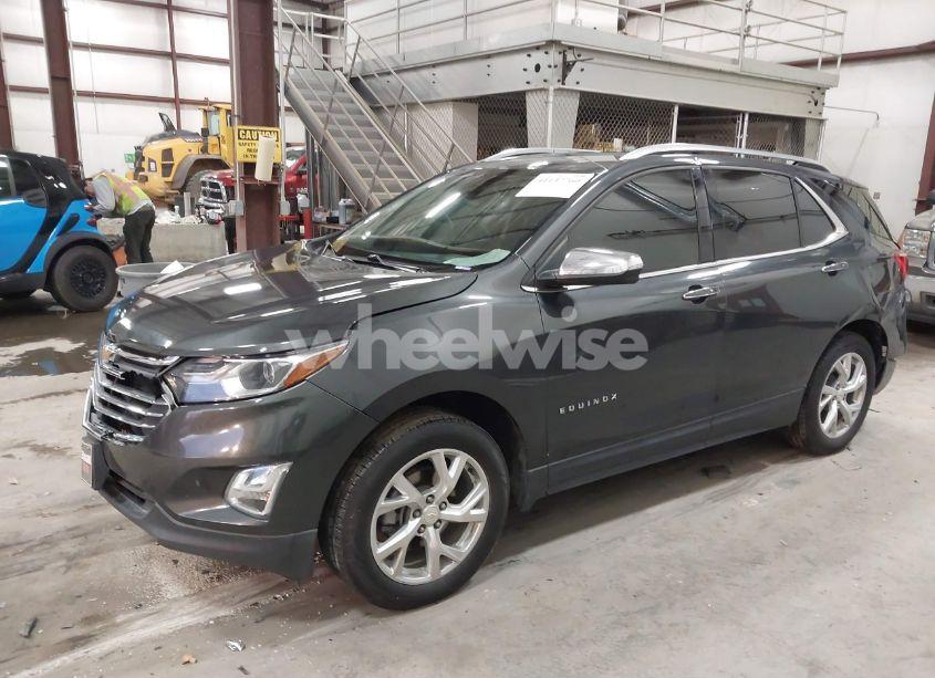 Photo 2 of 2018 Chevrolet Equinox PREMIER (VIN 2GNAXVEV1J6119919)