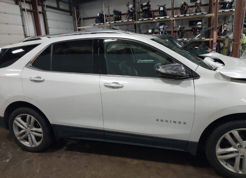 Photo 12 of 2018 Chevrolet Equinox PREMIER (VIN 2GNAXVEV2J6176503)