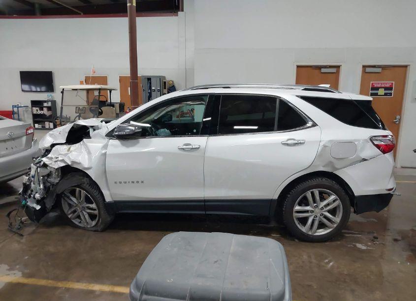Photo 13 of 2018 Chevrolet Equinox PREMIER (VIN 2GNAXVEV2J6176503)
