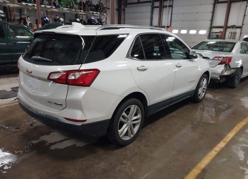 Photo 4 of 2018 Chevrolet Equinox PREMIER (VIN 2GNAXVEV2J6176503)