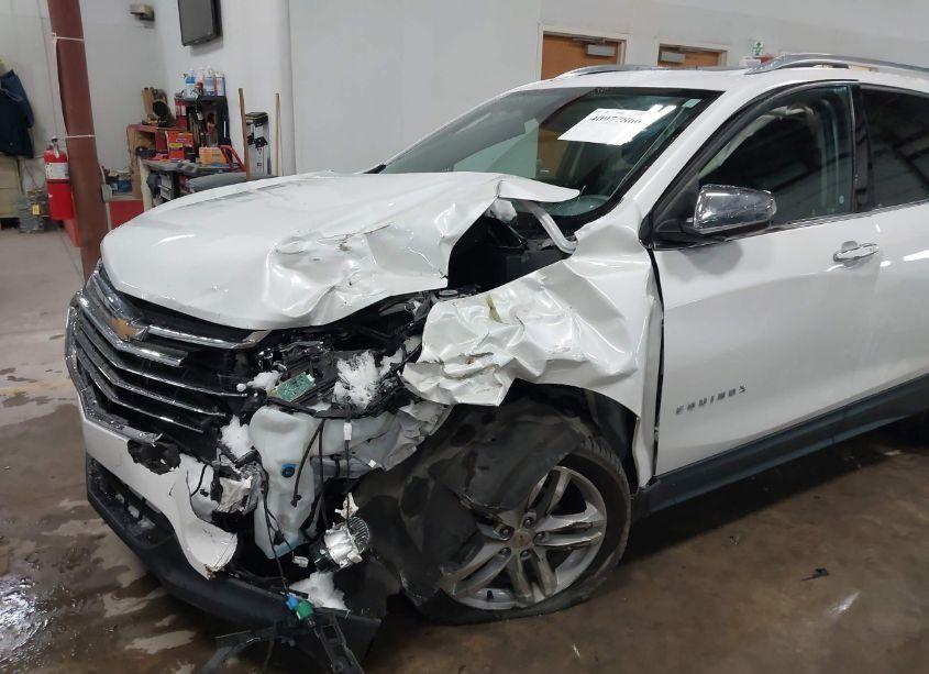 Photo 6 of 2018 Chevrolet Equinox PREMIER (VIN 2GNAXVEV2J6176503)