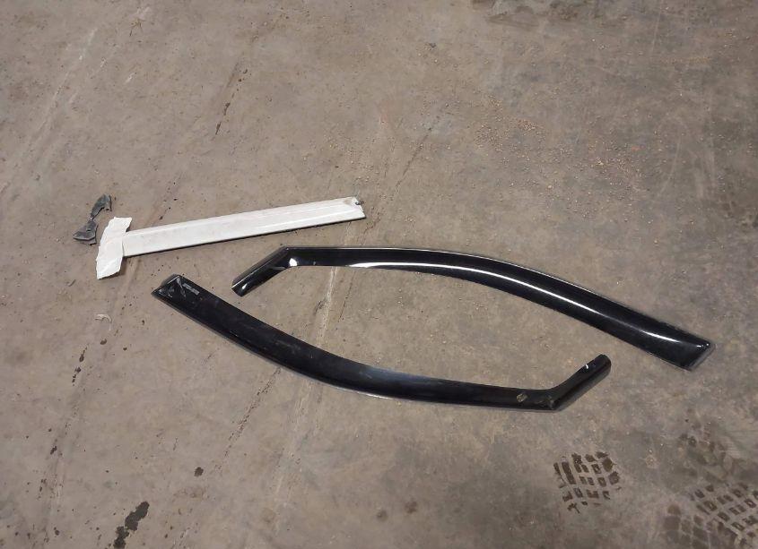 Photo 12 of 2018 Chevrolet Equinox PREMIER (VIN 2GNAXVEV3J6321211)