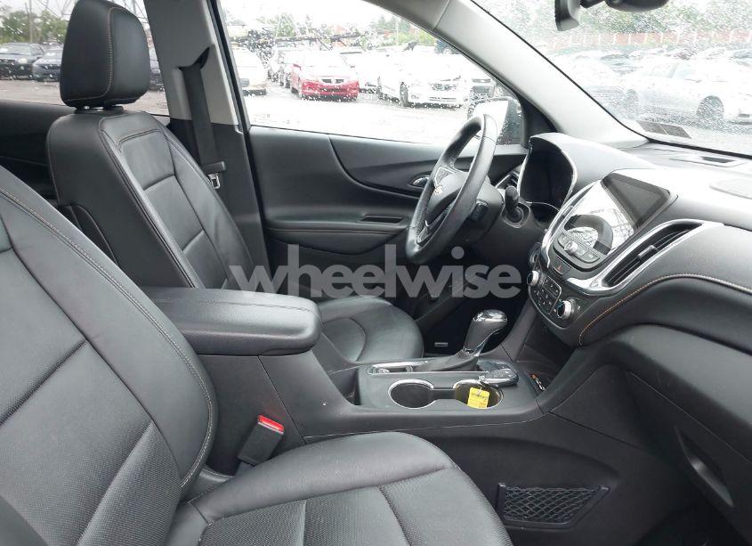 Photo 5 of 2018 Chevrolet Equinox PREMIER (VIN 2GNAXVEV4J6101897)