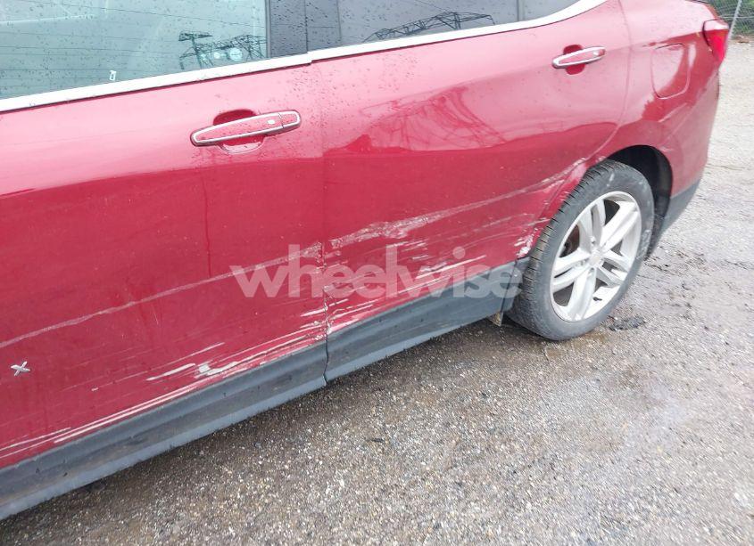 Photo 6 of 2018 Chevrolet Equinox PREMIER (VIN 2GNAXVEV4J6101897)