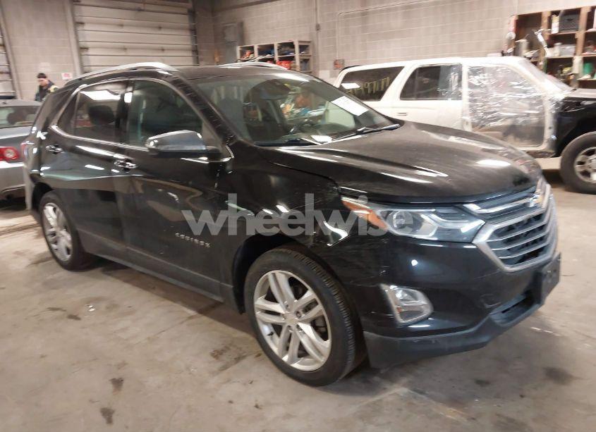 2018 Chevrolet Equinox PREMIER (VIN 2GNAXVEV4J6172565) main photo