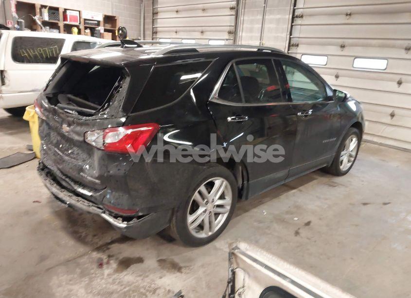 Photo 4 of 2018 Chevrolet Equinox PREMIER (VIN 2GNAXVEV4J6172565)