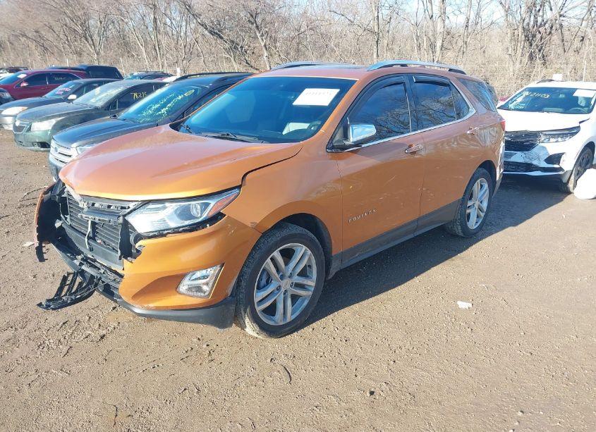 Photo 2 of 2018 Chevrolet Equinox PREMIER (VIN 2GNAXVEV5J6179637)