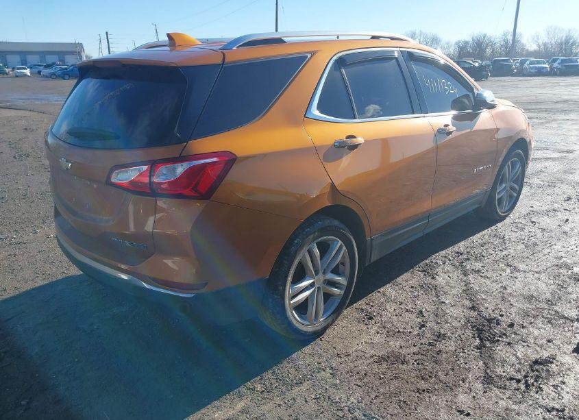 Photo 4 of 2018 Chevrolet Equinox PREMIER (VIN 2GNAXVEV5J6179637)