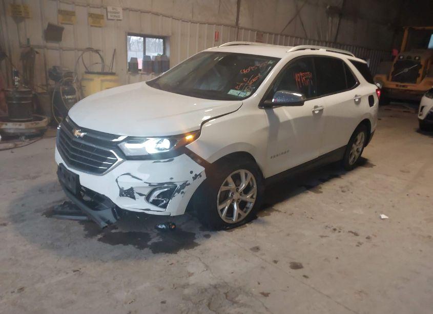 Photo 2 of 2018 Chevrolet Equinox PREMIER (VIN 2GNAXVEV6J6298135)