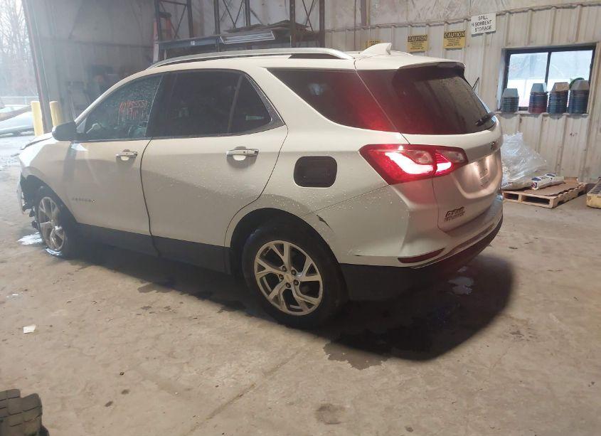 Photo 3 of 2018 Chevrolet Equinox PREMIER (VIN 2GNAXVEV6J6298135)