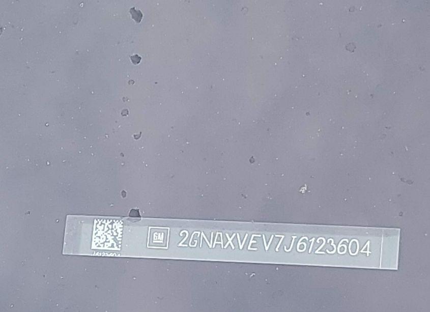 Photo 9 of 2018 Chevrolet Equinox PREMIER (VIN 2GNAXVEV7J6123604)