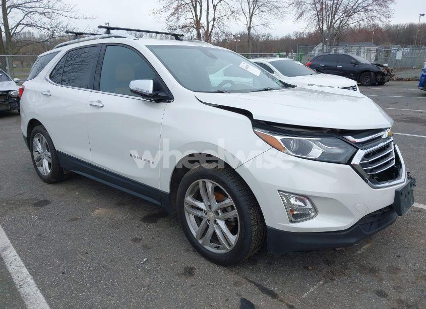 2018 Chevrolet Equinox PREMIER (VIN 2GNAXVEV8J6110621) main photo