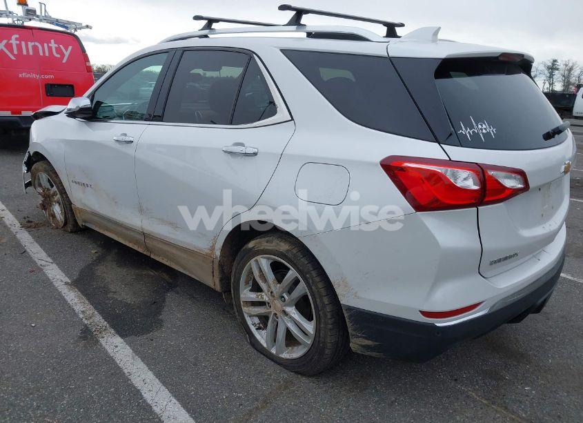 Photo 3 of 2018 Chevrolet Equinox PREMIER (VIN 2GNAXVEV8J6110621)
