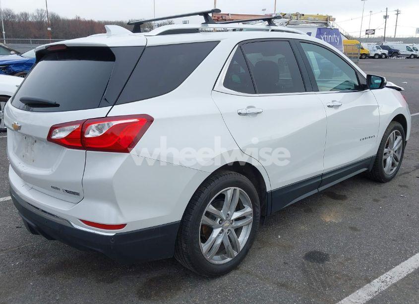 Photo 4 of 2018 Chevrolet Equinox PREMIER (VIN 2GNAXVEV8J6110621)