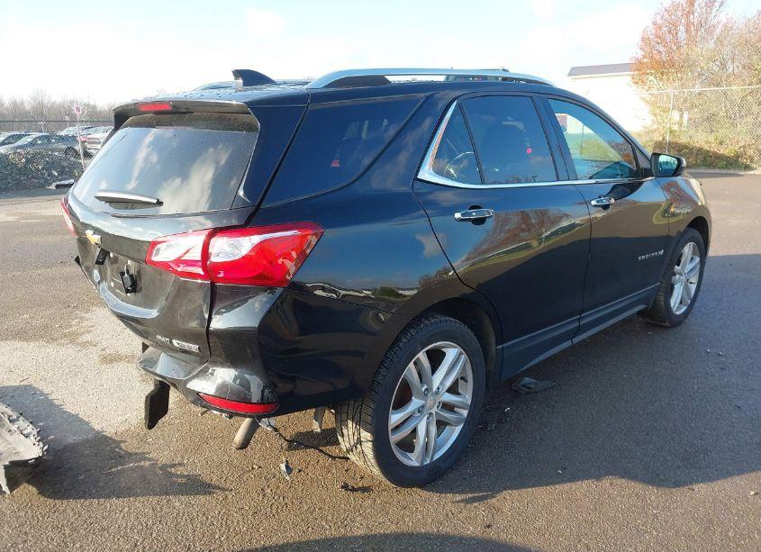 Photo 4 of 2018 Chevrolet Equinox PREMIER (VIN 2GNAXVEV8J6122851)