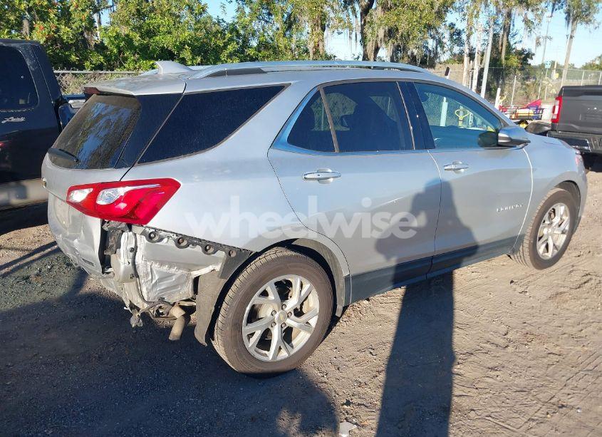 Photo 4 of 2018 Chevrolet Equinox PREMIER (VIN 2GNAXVEV8J6188302)