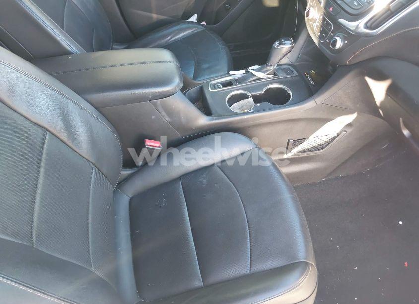 Photo 5 of 2018 Chevrolet Equinox PREMIER (VIN 2GNAXVEV8J6188302)