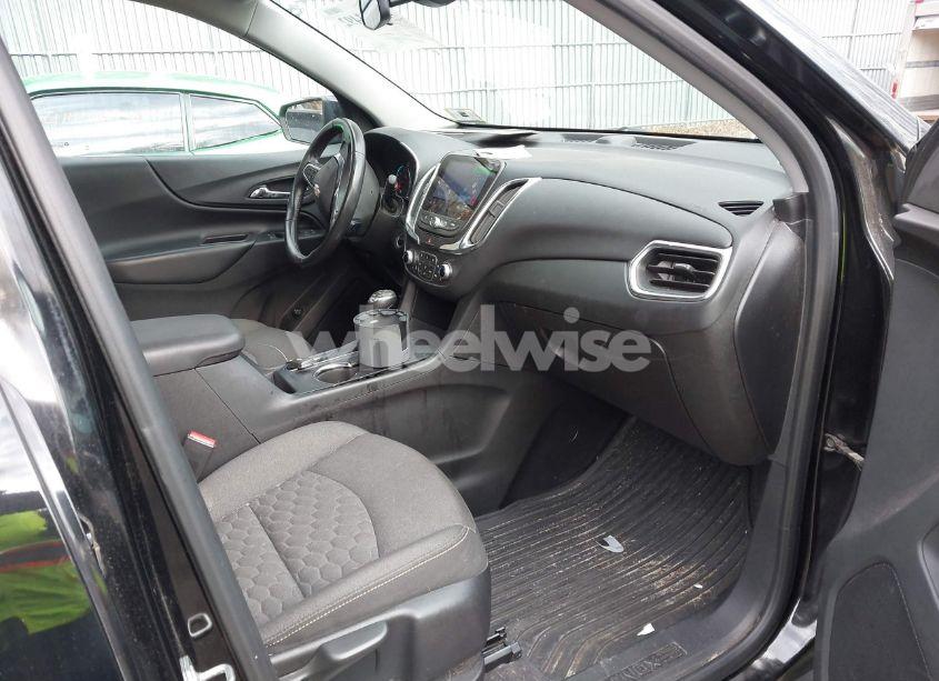 Photo 5 of 2019 Chevrolet Equinox LT (VIN 2GNAXVEX0K6219478)