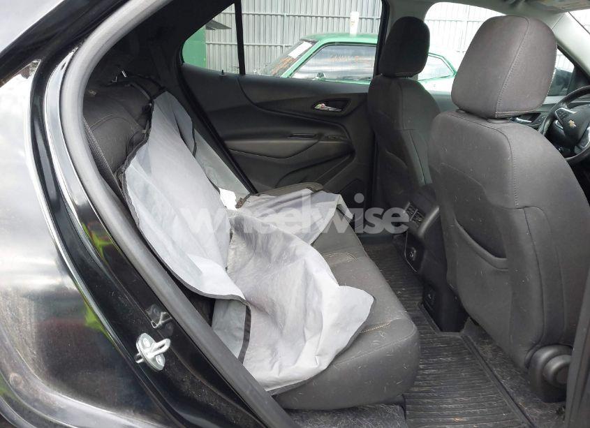 Photo 8 of 2019 Chevrolet Equinox LT (VIN 2GNAXVEX0K6219478)