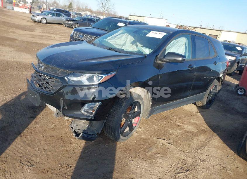 Photo 2 of 2019 Chevrolet Equinox LT (VIN 2GNAXVEX2K6193854)
