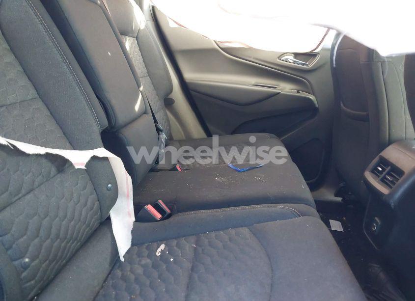 Photo 8 of 2019 Chevrolet Equinox LT (VIN 2GNAXVEX2K6193854)