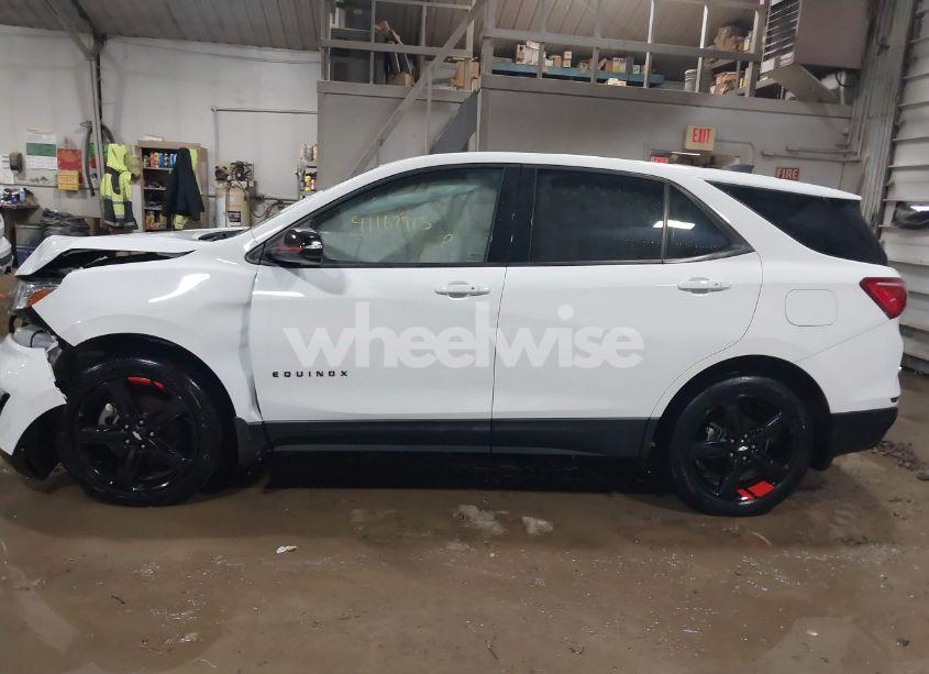 Photo 13 of 2019 Chevrolet Equinox LT (VIN 2GNAXVEX2K6214153)