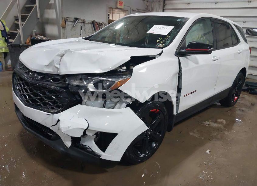 Photo 2 of 2019 Chevrolet Equinox LT (VIN 2GNAXVEX2K6214153)