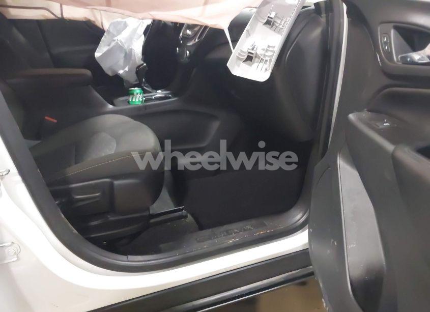 Photo 5 of 2019 Chevrolet Equinox LT (VIN 2GNAXVEX2K6214153)