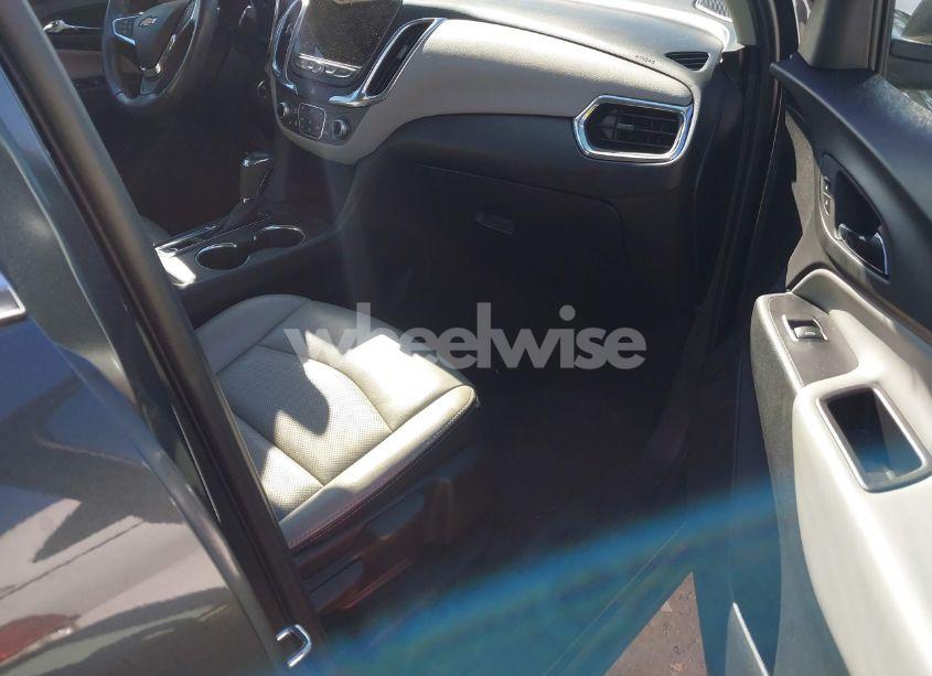 Photo 5 of 2020 Chevrolet Equinox AWD LT 2.0L TURBO (VIN 2GNAXVEX2L6262866)