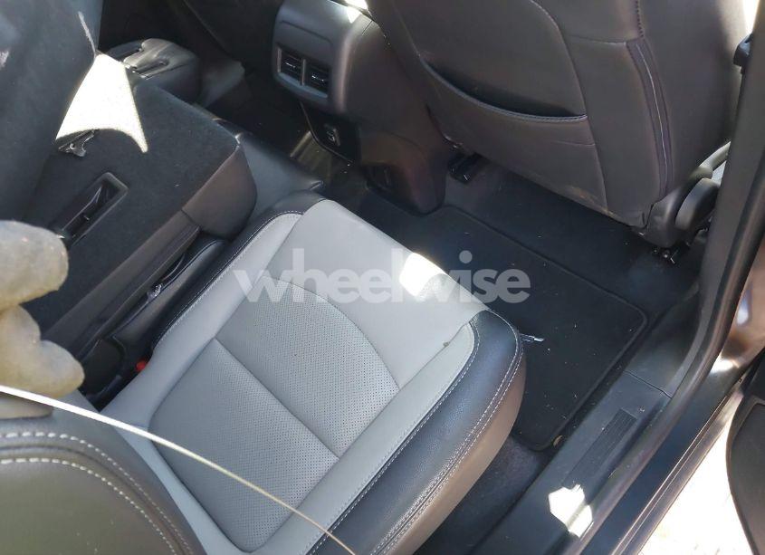 Photo 8 of 2020 Chevrolet Equinox AWD LT 2.0L TURBO (VIN 2GNAXVEX2L6262866)