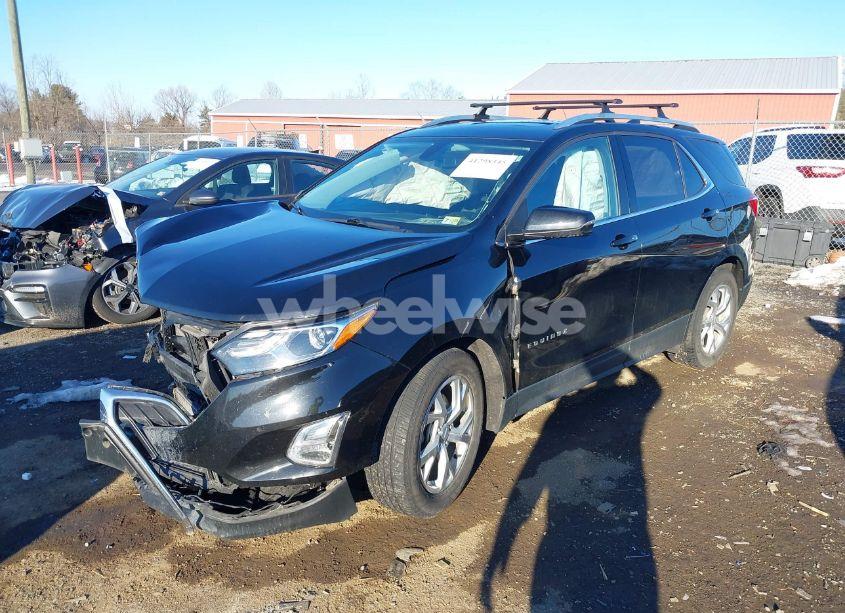 Photo 2 of 2019 Chevrolet Equinox LT (VIN 2GNAXVEX3K6129273)