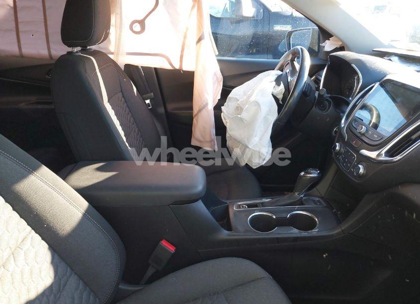 Photo 5 of 2019 Chevrolet Equinox LT (VIN 2GNAXVEX3K6129273)