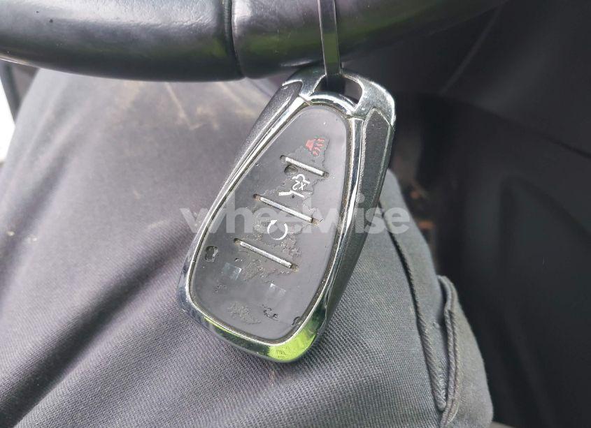 Photo 11 of 2019 Chevrolet Equinox LT (VIN 2GNAXVEX3K6157073)