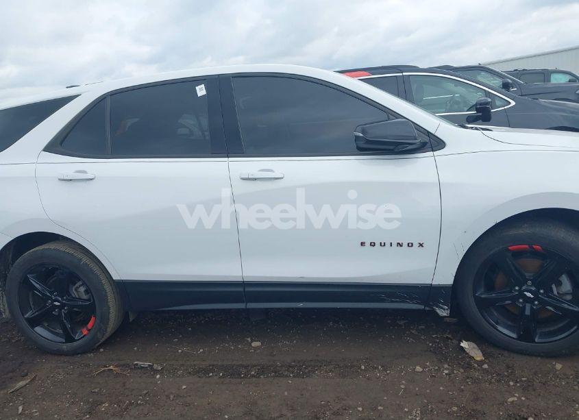 Photo 13 of 2019 Chevrolet Equinox LT (VIN 2GNAXVEX3K6157073)