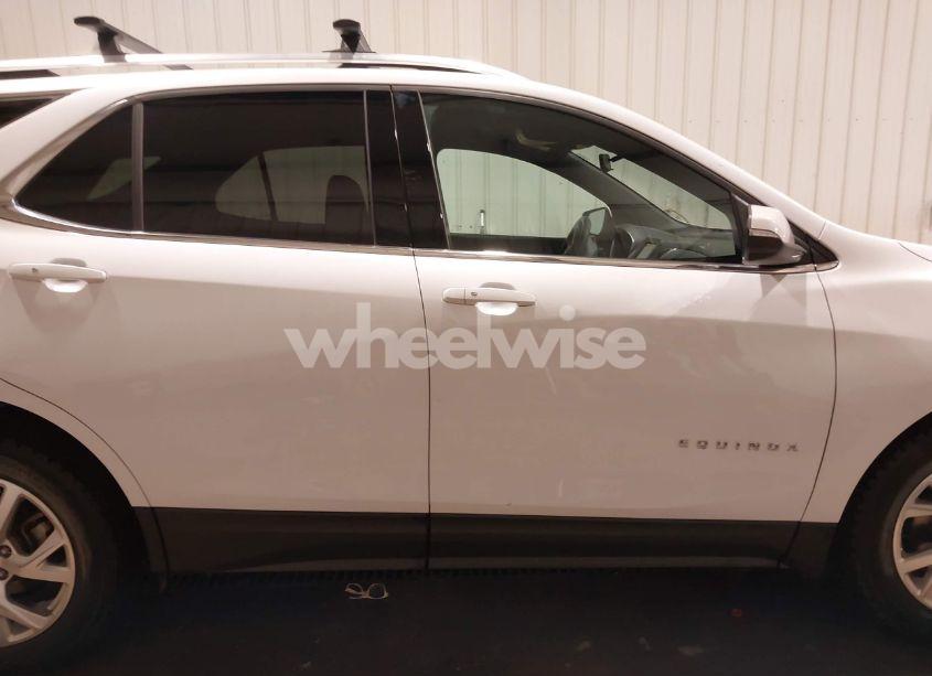 Photo 13 of 2019 Chevrolet Equinox LT (VIN 2GNAXVEX5K6191659)