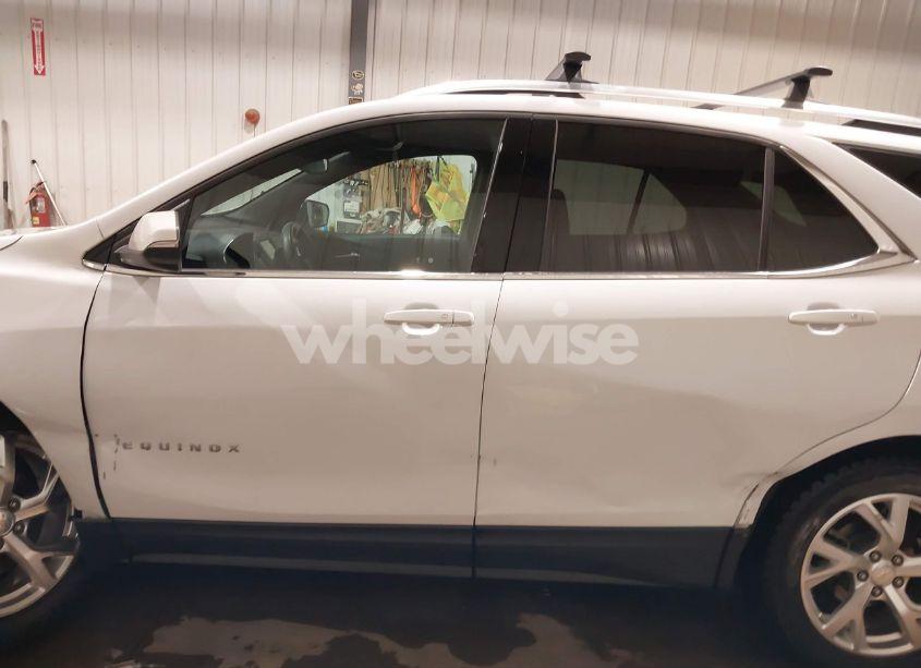 Photo 14 of 2019 Chevrolet Equinox LT (VIN 2GNAXVEX5K6191659)