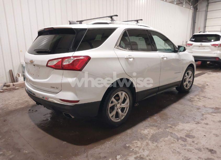 Photo 4 of 2019 Chevrolet Equinox LT (VIN 2GNAXVEX5K6191659)