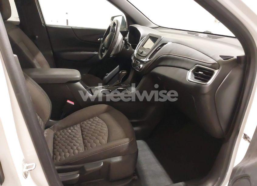 Photo 5 of 2019 Chevrolet Equinox LT (VIN 2GNAXVEX5K6191659)