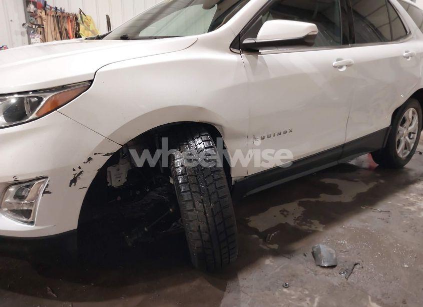Photo 6 of 2019 Chevrolet Equinox LT (VIN 2GNAXVEX5K6191659)