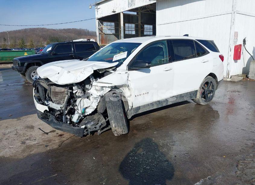 Photo 2 of 2019 Chevrolet Equinox LT (VIN 2GNAXVEX5K6246059)