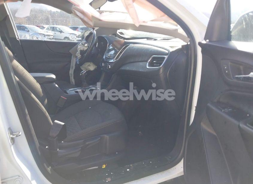 Photo 5 of 2019 Chevrolet Equinox LT (VIN 2GNAXVEX5K6246059)