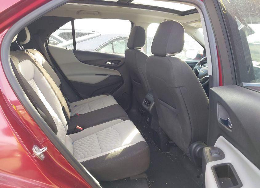 Photo 8 of 2019 Chevrolet Equinox LT (VIN 2GNAXVEX5K6288439)
